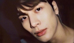 网友爆料王嘉尔视频下载,王嘉尔精彩视频下载，瞬间引发网友热议！