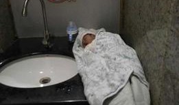 长沙卫生间爆料事件视频,惊人真相揭露！