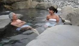 混浴温泉在线观看